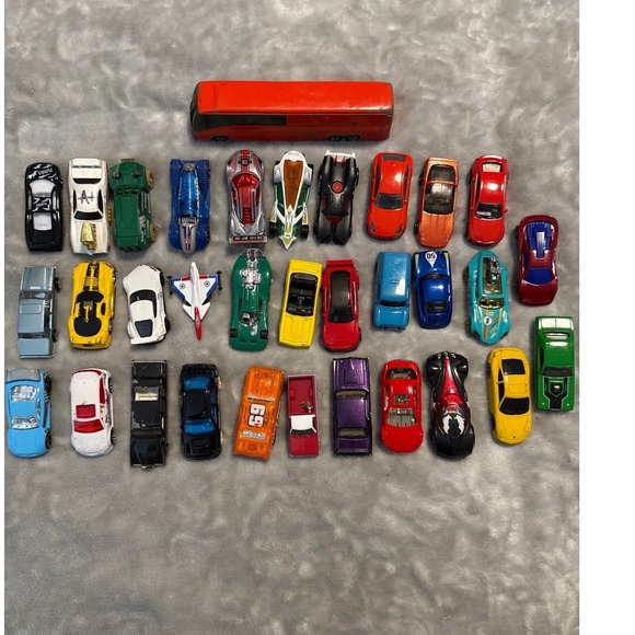 Other - Lot of 33 Hot Wheels Die Cast Cars Mixed Vehicles Cars Planes Bus